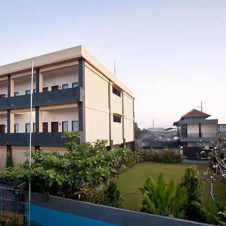 Pondok Taman 828 Hotel Dempassar Exterior foto